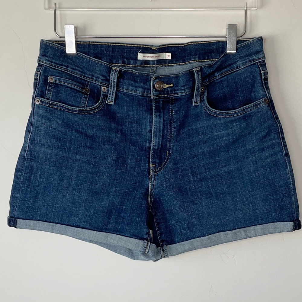 Levi’s Mid Length Shorts Rolled Cuff Size 31